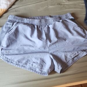 Under Armour Women's Light Gray Athletic Shorts